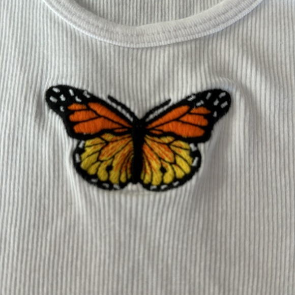 BRANDY MELVILLE-J. GALT EMBROIDERED MONARCH TANK - Picture 3 of 7